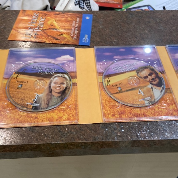 Little House on the Prairie: Season 1 DVD Collectors Set - Picture 4 of 13